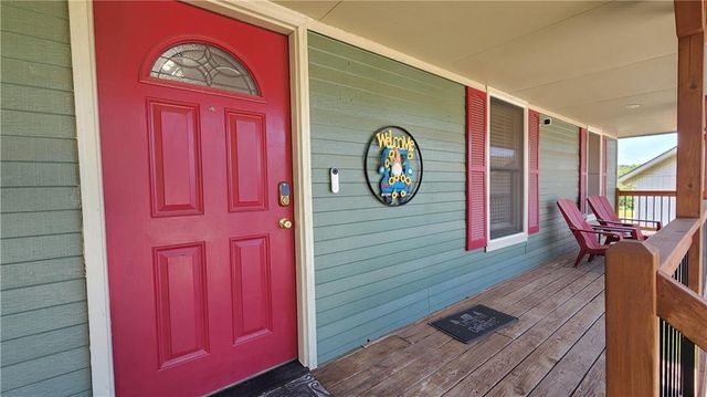3305 S Sioux Court, Independence, MO 64057