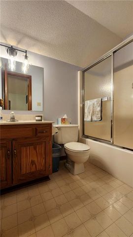 3305 S Sioux Court, Independence, MO 64057