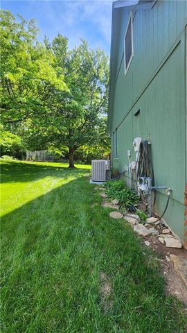 3305 S Sioux Court, Independence, MO 64057