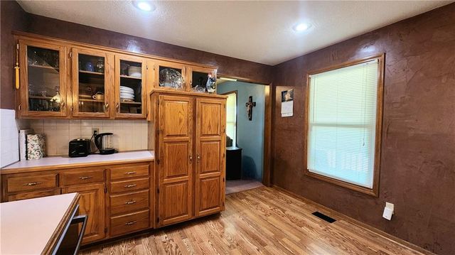3305 S Sioux Court, Independence, MO 64057