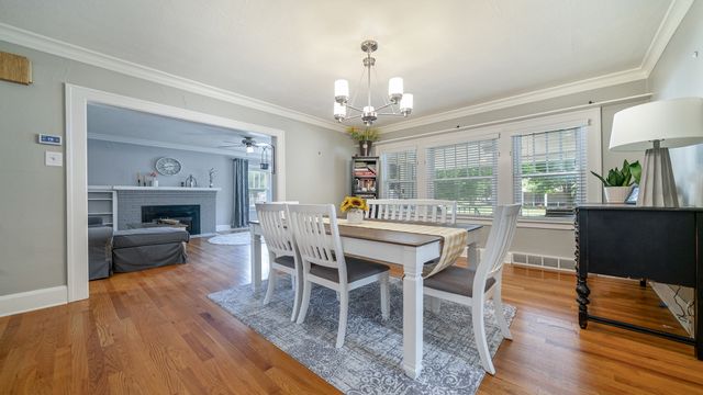 2003 Melrose Street, Rockford, IL 61103
