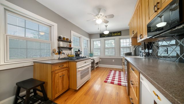 2003 Melrose Street, Rockford, IL 61103