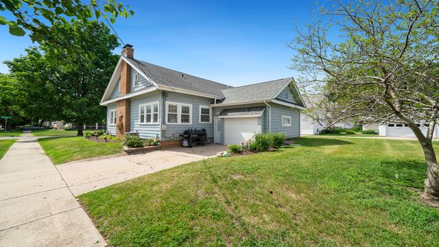 2003 Melrose Street, Rockford, IL 61103