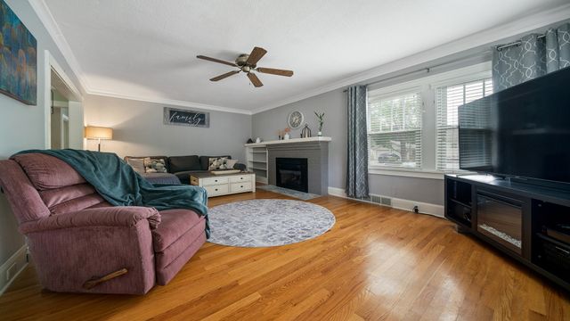 2003 Melrose Street, Rockford, IL 61103