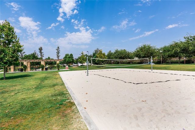 64 Thornapple, Irvine, CA 92620