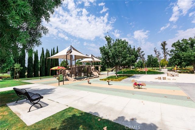 64 Thornapple, Irvine, CA 92620