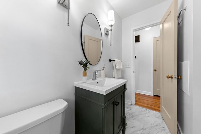 2729 Hampshire Avenue S, Saint Louis Park, MN 55426