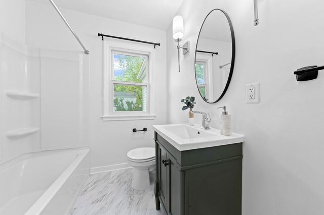 2729 Hampshire Avenue S, Saint Louis Park, MN 55426