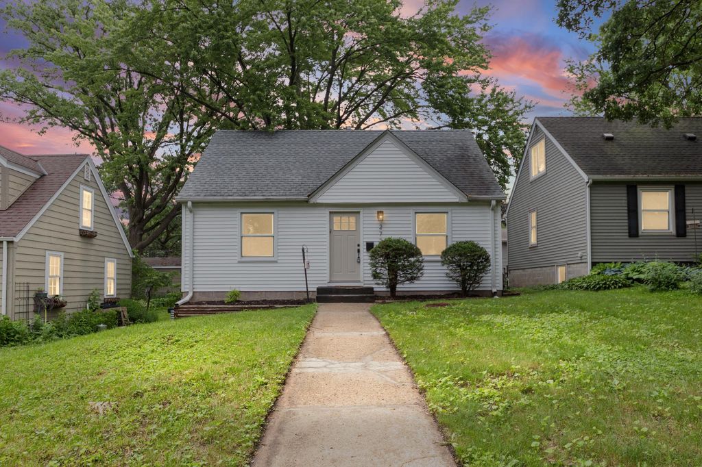 2729 Hampshire Avenue S, Saint Louis Park, MN 55426