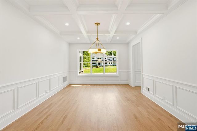 62 Wynnewood Road, Livingston, NJ 07039