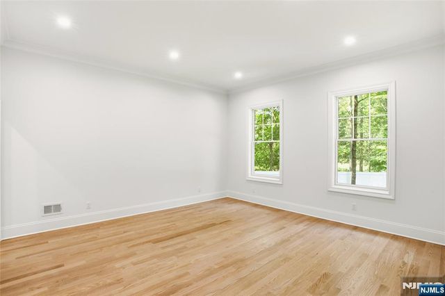 62 Wynnewood Road, Livingston, NJ 07039