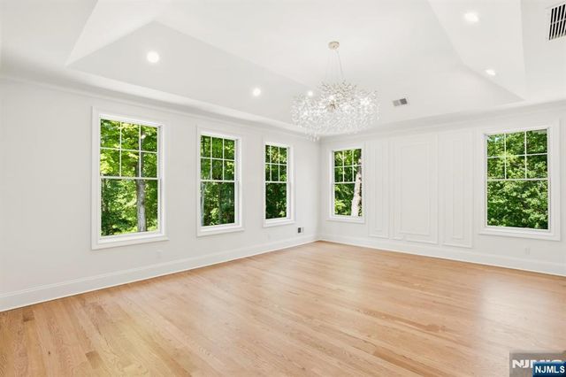 62 Wynnewood Road, Livingston, NJ 07039