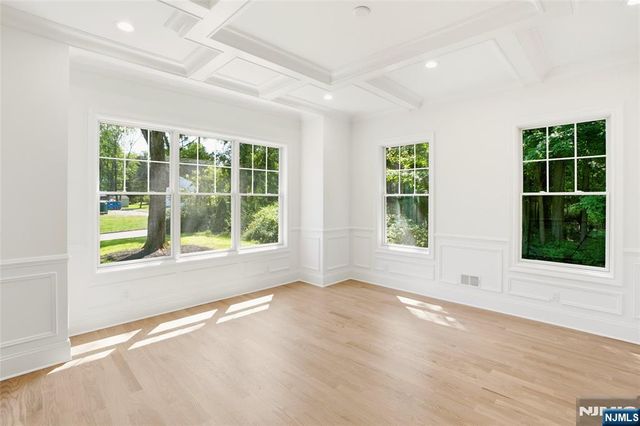 62 Wynnewood Road, Livingston, NJ 07039