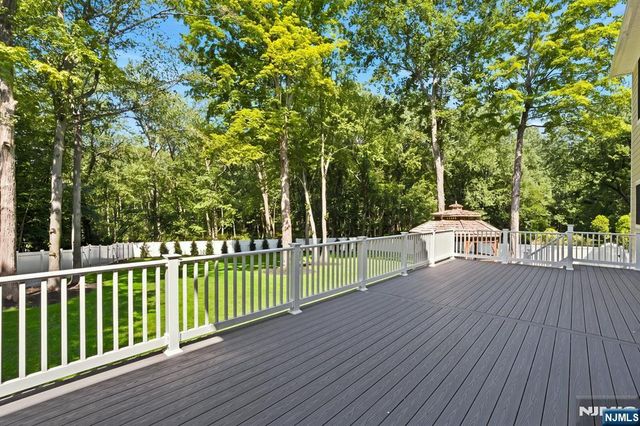 62 Wynnewood Road, Livingston, NJ 07039