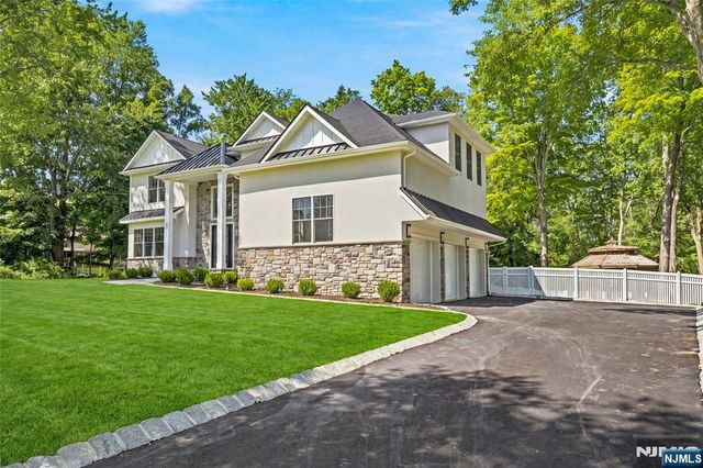 62 Wynnewood Road, Livingston, NJ 07039