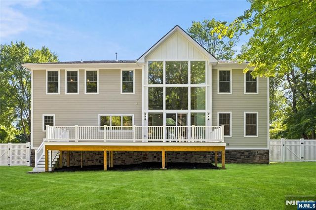 62 Wynnewood Road, Livingston, NJ 07039