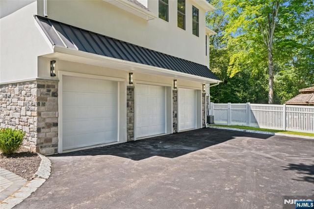 62 Wynnewood Road, Livingston, NJ 07039