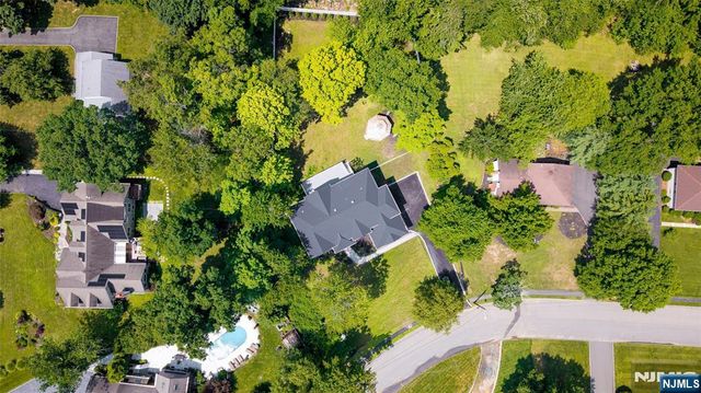 62 Wynnewood Road, Livingston, NJ 07039