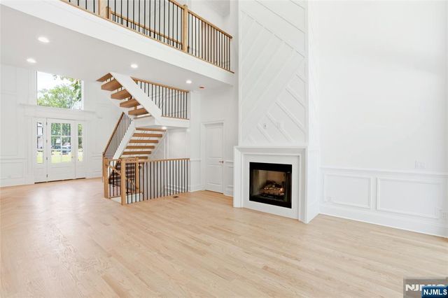 62 Wynnewood Road, Livingston, NJ 07039
