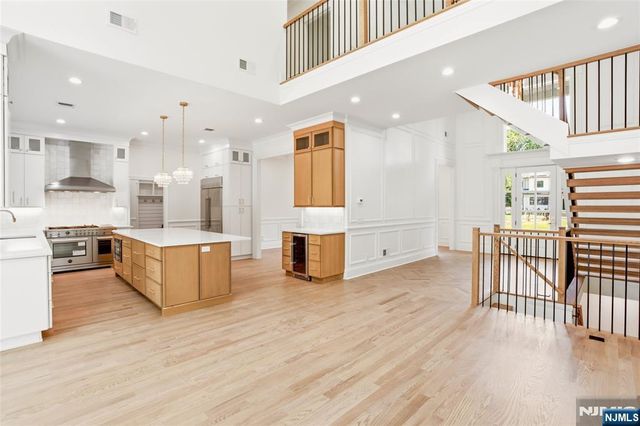 62 Wynnewood Road, Livingston, NJ 07039