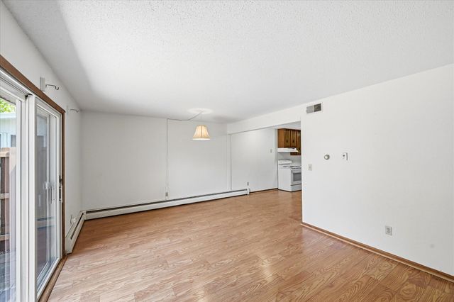 6081 Paris Avenue N B2, Stillwater, MN 55082