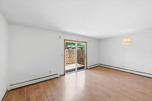 6081 Paris Avenue N B2, Stillwater, MN 55082
