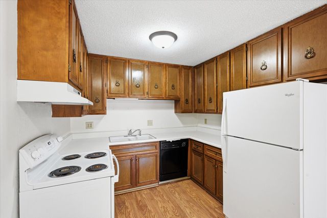 6081 Paris Avenue N B2, Stillwater, MN 55082