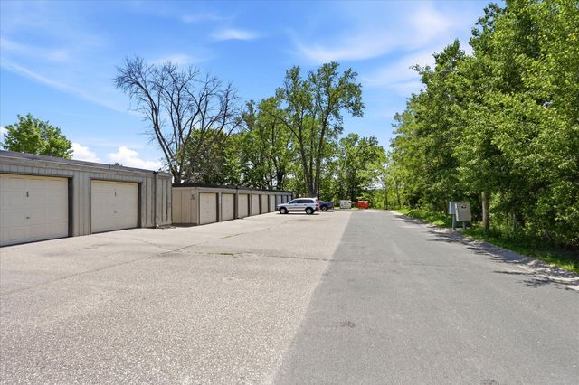 6081 Paris Avenue N B2, Stillwater, MN 55082