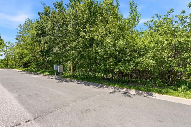6081 Paris Avenue N B2, Stillwater, MN 55082
