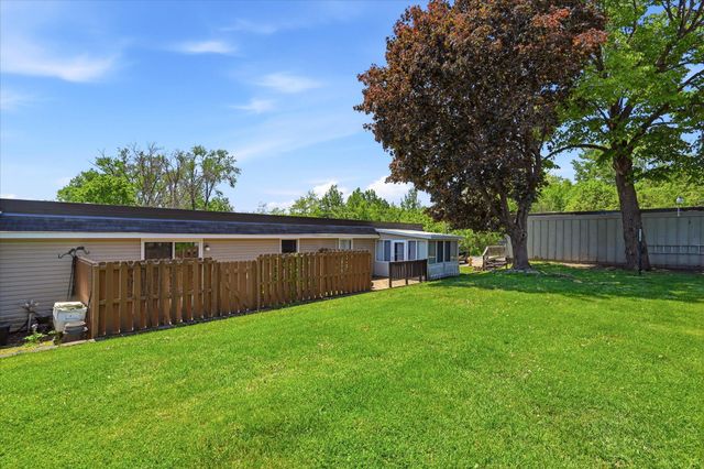 6081 Paris Avenue N B2, Stillwater, MN 55082