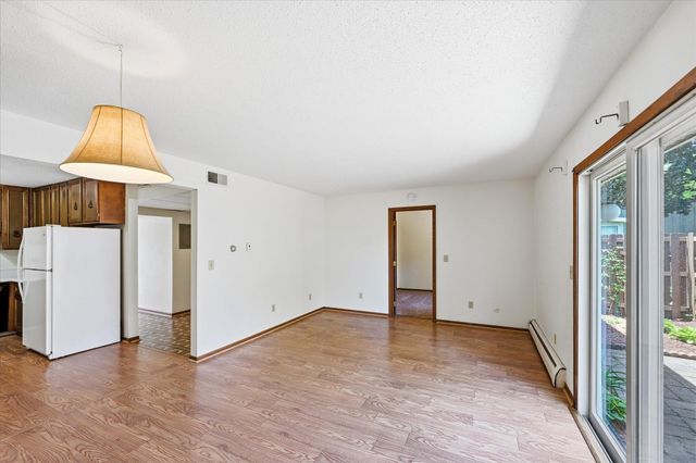 6081 Paris Avenue N B2, Stillwater, MN 55082