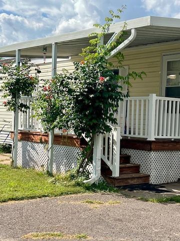 1231 Deerfield Drive, Maplewood, MN 55119