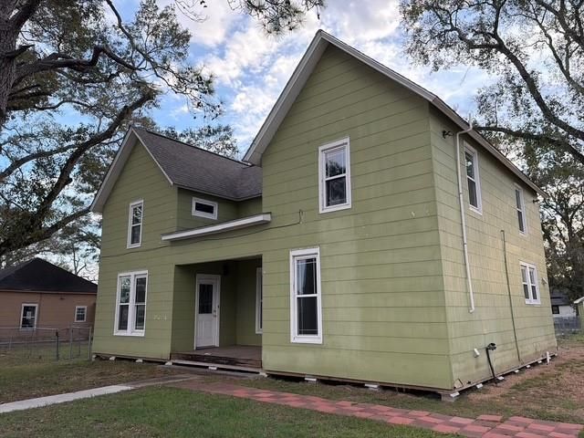 502 S Mechanic Street, El Campo, TX 77437