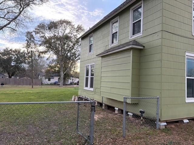 502 S Mechanic Street, El Campo, TX 77437