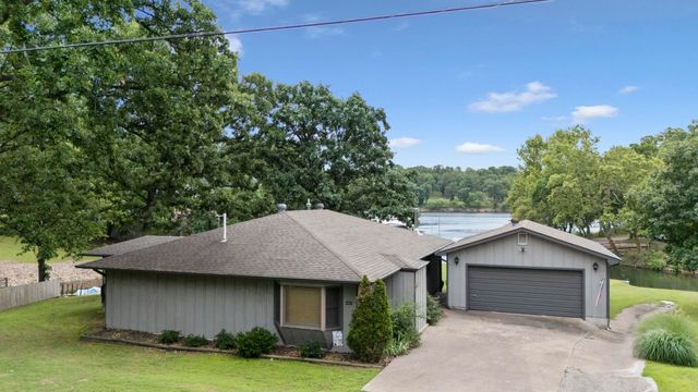 1421 Maple Drive, Grove, OK 74344