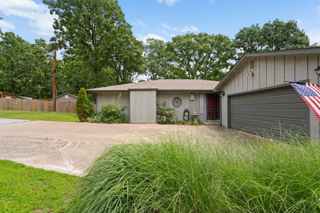 1421 Maple Drive, Grove, OK 74344