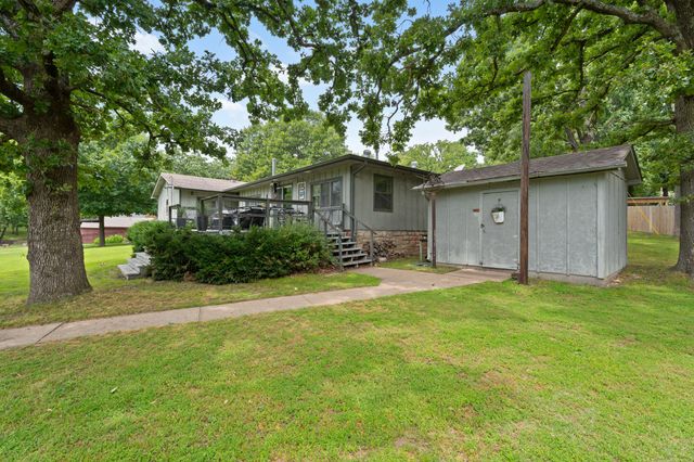 1421 Maple Drive, Grove, OK 74344