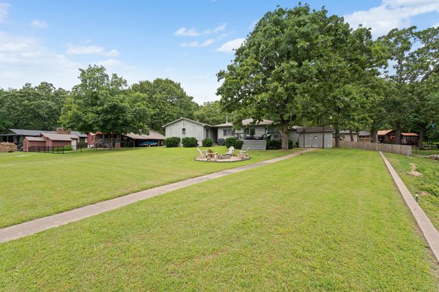 1421 Maple Drive, Grove, OK 74344