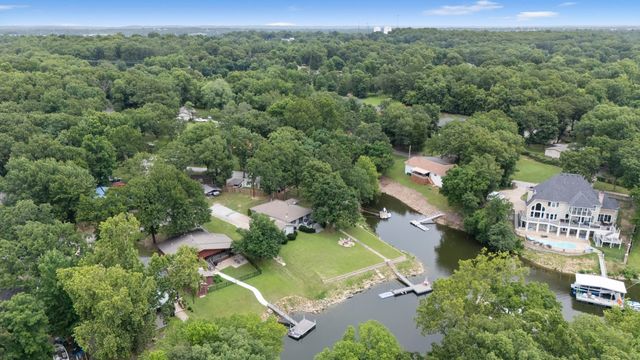1421 Maple Drive, Grove, OK 74344