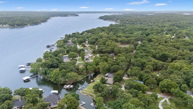 1421 Maple Drive, Grove, OK 74344