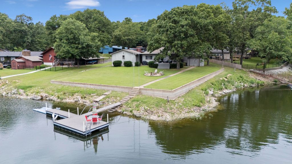 1421 Maple Drive, Grove, OK 74344