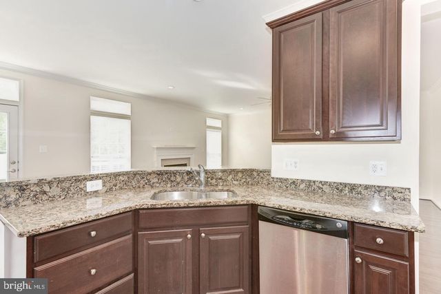 3795 LOUISE AVE, Chantilly, VA 20151