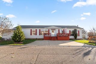 11201 Woodchester Court, South Lyon, MI 48178