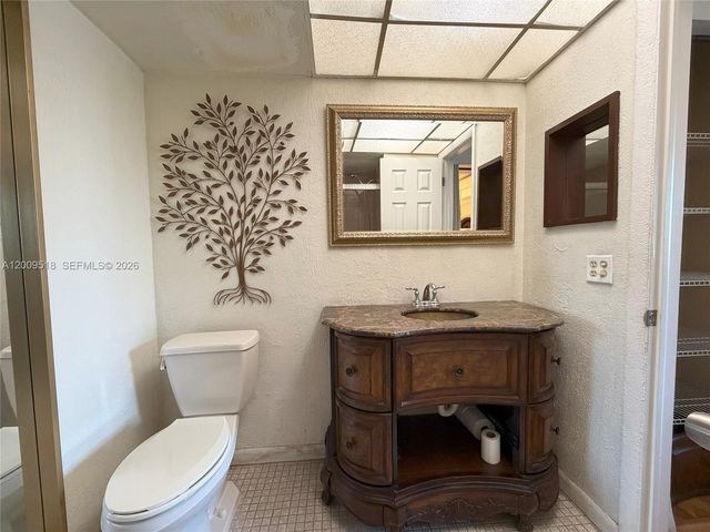 10467 Sunrise Lakes Boulevard 205, Sunrise, FL 33322