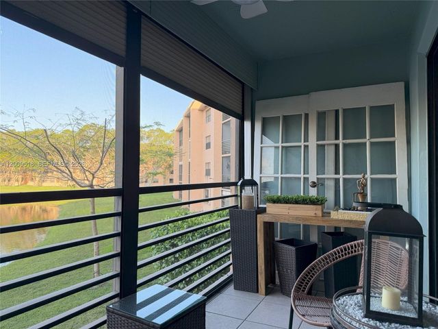 10467 Sunrise Lakes Boulevard 205, Sunrise, FL 33322