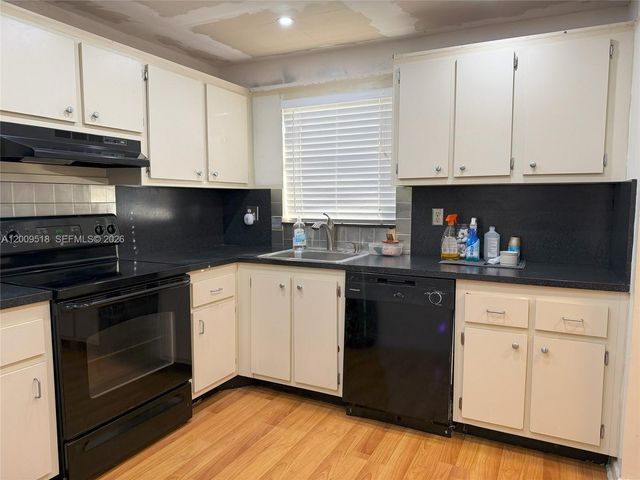 10467 Sunrise Lakes Boulevard 205, Sunrise, FL 33322