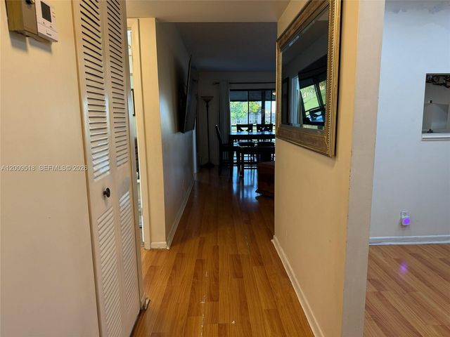 10467 Sunrise Lakes Boulevard 205, Sunrise, FL 33322