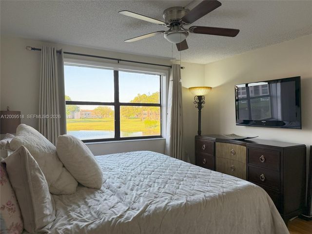 10467 Sunrise Lakes Boulevard 205, Sunrise, FL 33322