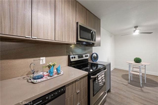 420 N Villa Court 211, Palm Springs, CA 92262