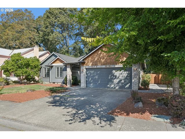 875 Ne EAGLENEST Ct, Hillsboro, OR 97124